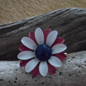 Vintage Patriotic Daisy Flower Enamel Brooch
